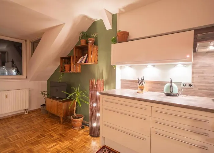 Bright Secret Spot Griesplatz