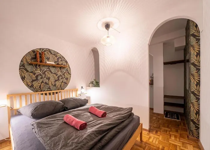 Bright Secret Spot Griesplatz *